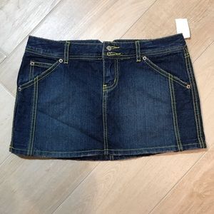 Dark denim jean skirt w/ yellow stiching